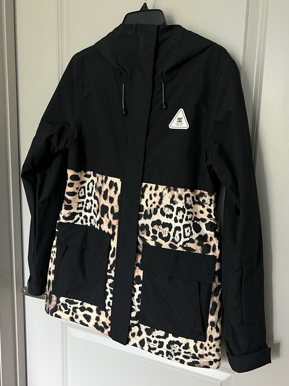 DC Cruiser Snowboard Jacket - Picture 2 of 4